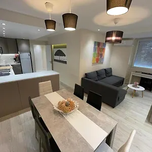 apartamento-acolhedor-na-amadora.hotels-lisbon-portugal.com/