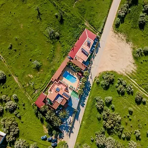 villa-paradis-pera.hotelaalgarve.com/